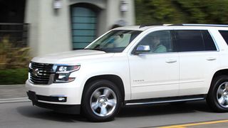 Was für uns der BMW X5, das ist für die Amerikaner der Chevrolet Tahoe – nur größer. Das Fullsize-SUV kommt jetzt in einer Neuauflage. (Foto: Benjamin Bessinger)