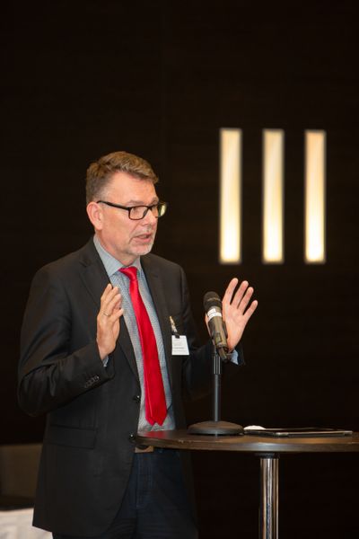 Thüringens Staatssekretär Dr. Hartmut Schubert befasste sich mit Fragen der Nutzerfreundlichkeit bei eGovernment – auch in der Verwaltung (Gaby Ahnert – Eventfotograf)