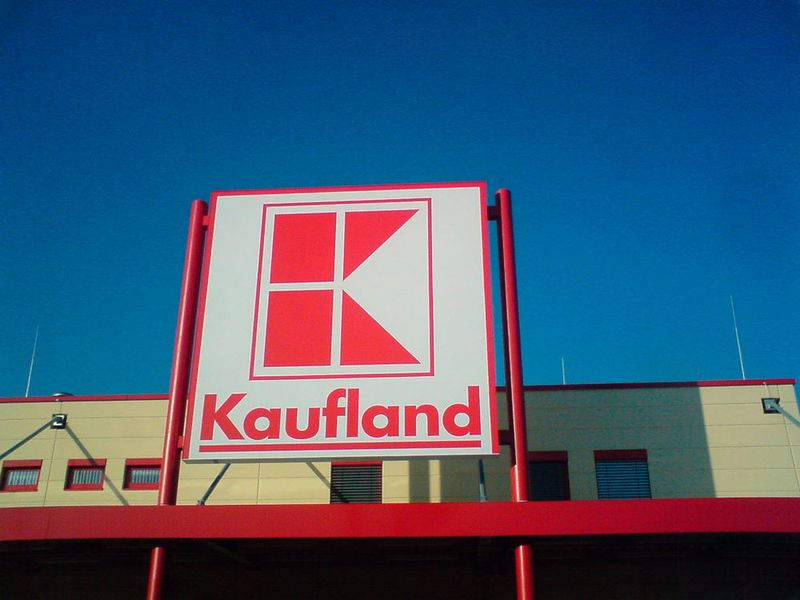 Kaufland schafft es mit einer lockeren und freundlichen Umgebung auf Platz 7. Nachteile sollen u.a. die langen Wochenendarbeitszeiten sein. (Bild: Summer14)