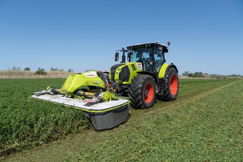 Mähdrescher im Einsatz. (Claas)