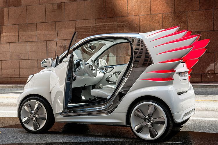 Das ausgefallene Design setzt sich im Innenraum fort: ... (Daimler)