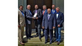 Parnerschaft (v.l.): Frank Bruns, SE Spezial; Christian Stiller, Schaffner; Ralph Somieski, SE Spezial; Ulrich Stitz, Schaffner; Martin Golik, Rolf Aschhoff und Christopher Wuttke, alle SE Spezial-Electronic (Bild: SE Spezial-Electronic)