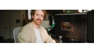 Lennart Baramsky, Designer bei BMW Group Designworks, zeigt, dass Design heute in vernetzten Systemen entsteht – nicht mehr in der klassischen Reihenfolge von Idee, Skizze und Ausarbeitung. (Bild: Designworks München)