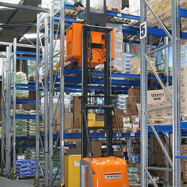 Still stellt neuen Vertikal-Kommissionierer vor