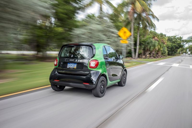 Einem neuen, von Renaults Zoe abgeleiteten, effizienteren Antriebsstrang sei Dank, wurde dabei dennoch ein Reichweitenplus realisiert. (Daimler)