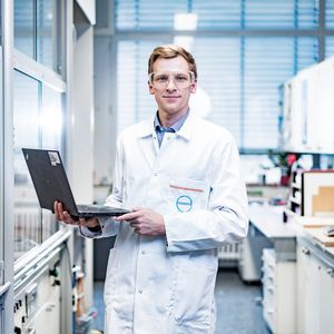 Daten-Experte Jan Meyer hilft, bei Covestro die digitale Forschung und Entwicklung voranzutreiben. 