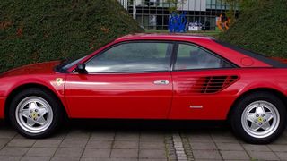 Der Ferrari Mondial: Achtzigerjahre-Edelitaliener mit Mittelmotor-V8. Sein Sound steht den ganz großen aus Maranello in nichts nach, er ist simpel zu fahren und recht günstig. (SP-X/Patrick Broich)