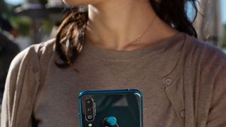 Mit dem View3 Pro präsentiert Wiko das erste Smartphone unter 300 Euro mit einer Triple-Kamera und künstlicher Intelligenz. (www.bison-bleu.com
www.djibz.com)