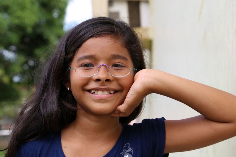 Die Materialkosten der ganzen Brille liegen bei rund einem US-Dollar. (Bild: Ein-Dollar-Brille e.V.)