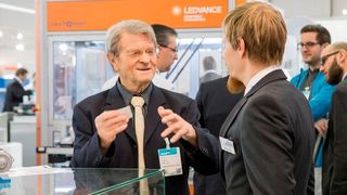 Gute, zielführende Gespräche und hohe Chancen auch geeignete Kooperationspartner für die Umsetzung der eigenen Ideen zu finden, zeichnen laut Messeveranstalter Clarion Events Deutschland die FMB Süd in Augsburg aus. Auch bei der zweiten Veranstaltung sollen sich Besucher und Aussteller wieder über die Qualität der kleinen Messe gefreut haben. Ein Aspekt, welcher der jährlich stattfindenden (noch) Minimesse ein Ausstellerplus von 30 % beschert hat, wie es heißt. (Clarion Events Deutschland)