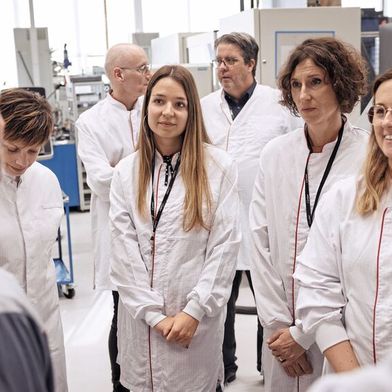 « Transmettre ce que j'ai appris est à la fois motivant et enrichissant », explique aux enseignants Patrick Beuchat, responsable de la formation chez Cartier Hologerie. (Source : Guillaume Perret / Cartier)