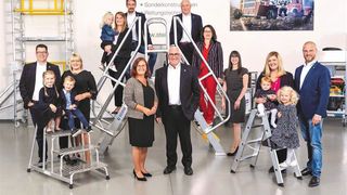 Nur wenn Wachstum mit ökologischer und sozialer Verantwortung Hand in Hand geht, ist die Zukunft aller gesichert! Das vertritt und lebt die Günzburger Steigtechnik GmbH. Deshalb hat das Unternehmen beim CSR-Rating zum dritten Mal Silber erhalten.  (Günzburger Steigtechnik)