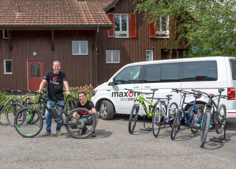 Das Bikedrive-Rental-Team in Giswil hilft, ein geeignetes E-Bike zu finden – ausgestattet mit dem Elektroantrieb zum Nachrüsten. (Maxon Motor)