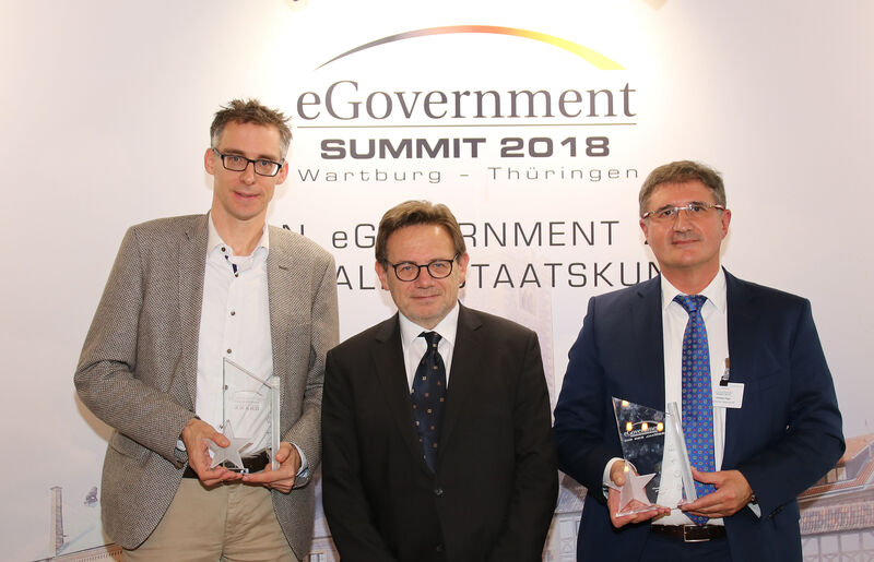 Martin Hagen, Gewinner des Innovation Awards, Manfred Klein und der eGovernment-CIO des Jahres 2018 Thomas Popp, CIO des Landes Sachsen (v.l.).  (vn)