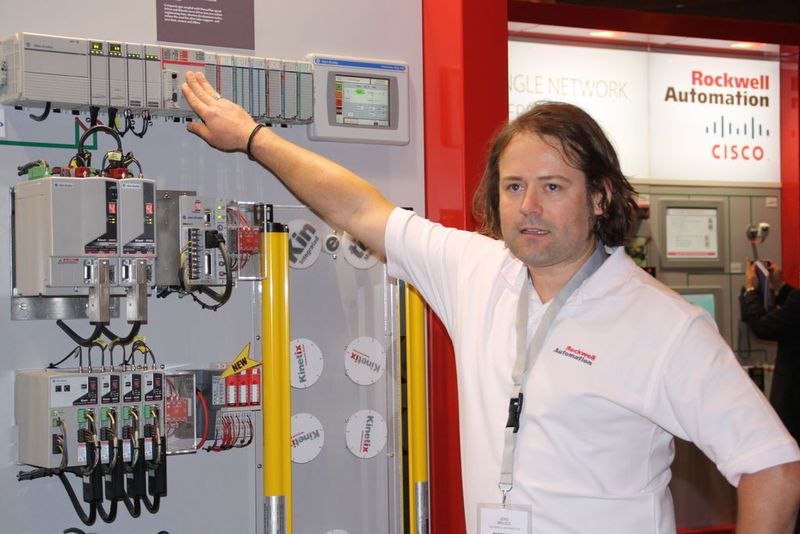 Die Compact-Guard Logix-Steuerungen von Allen-Bradley sind Bestandteil der Integrated Architecture und nutzen dieselbe Konfigurations-, Netzwerk- und Visualisierungsumgebung wie die größeren Control-Logix-Systeme, erläutert Jens Brusis, Commercial Engineer bei Rockwell Automation. (Archiv: Vogel Business Media)