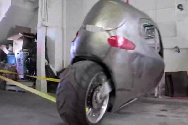 Auch beim Schlepptest bleibt das C-1 dank Gyros aufrecht (Bild: Lit Motors)