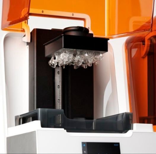 Die 3D-Drucker von Formlabs erlauben eine individualisierte Massenproduktion in der Audioindustrie.  (Formlabs)