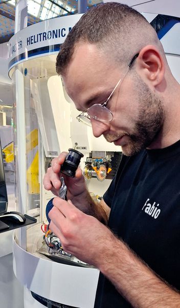 Die Finalisten sind während des Wettbewerbs hochkonzentriert (im Bild: Fabio Schoppet). (Bild: KSKOMM GmbH & Co. KG)