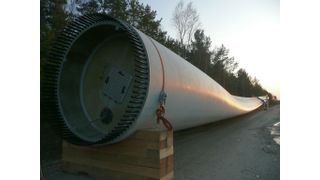 Die Montage von Windflügeln ist ohne den Einsatz von Epoxidharz-Klebstoffen kaum mehr vorstellbar. Bild: Juliana Schulze (Archiv: Vogel Business Media)