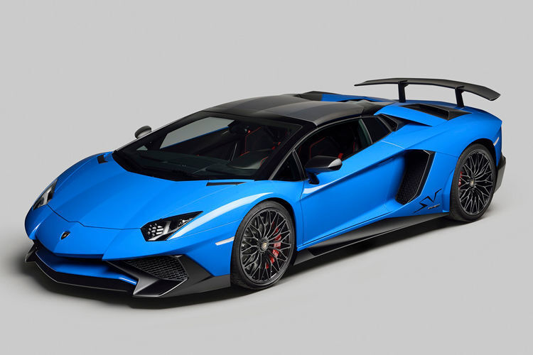 In der Superveloce-Version soll Lamborghinis Aventador 2,8 Sekunden von 0 auf 100 km/h benötigen. (Lamborghini)