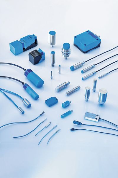 Ob Standardsensor, robuster Alleskönner oder intelligente Komponente – mit induktiven Sensoren kann investitionssicher automatisiert werden. (Sick)