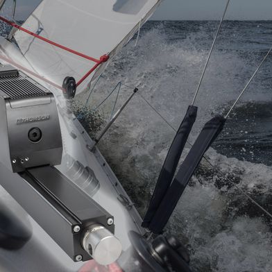 Wenn Sprüh- und Spritzwasser an Bord eines Schiffes gelangt, sind elektromechanische Linearaktuatoren wie der Thomson Electrak XD eine geeignete Lösung. (Bild: Thomson Industries)