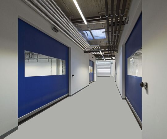 Efaflex ist als einziger Hersteller im Bereich der schnelllaufenden Industrietore im Weltmarktführer-Index eingetragen und gehört damit zu den 461 Spitzenunternehmen im DACH-Raum.(Bild:  Efaflex)