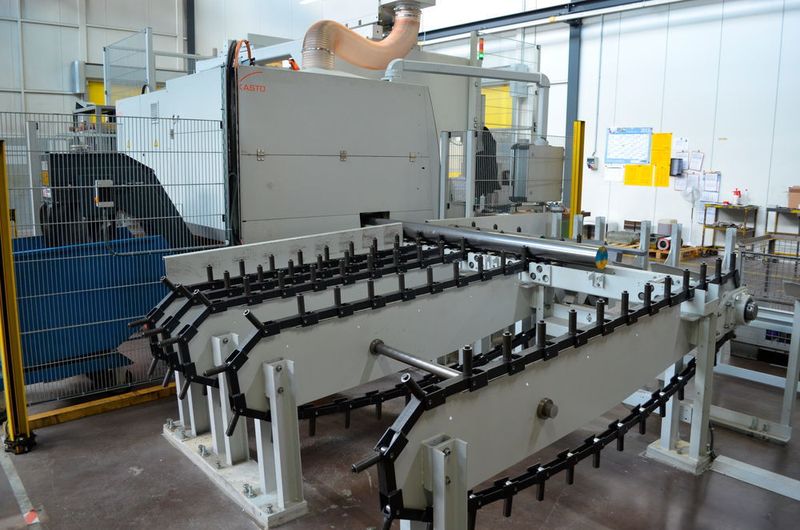 Die automatische Kreissäge Kastovariospeed C 15 wird über ein Universalmagazin bestückt. (Bild: Kasto)