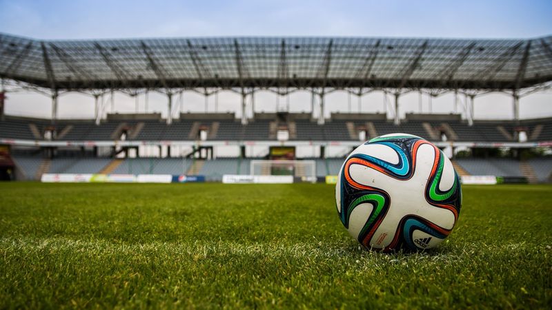 Die WM 2026 wird auch zum Prüfstand für KI: Wie gut tippen große Sprachmodelle den Spielausgang?(Bild:   /  Pixabay)