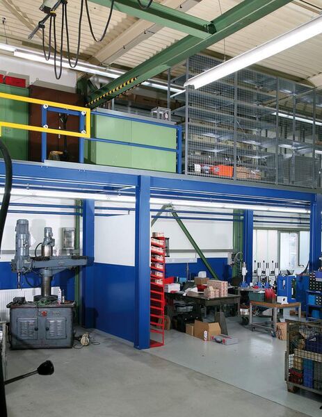 Die Stahlbaubühne hat die Produktionshalle bei Borries um 200 m² erweitert. (Archiv: Vogel Business Media)