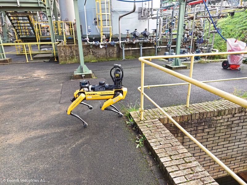 Dabei arbeitet der Essener Chemiekonzern eng mit dem Start-up Energy Robotics zusammen. (Bild: Evonik)