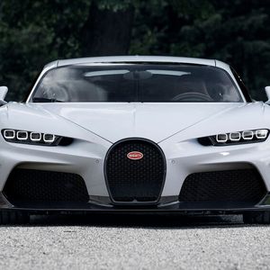 Die Produktion des Bugatti Chiron Super Sport und der Baureihe überhaupt neigt sich dem Ende zu.(Bild:  Bugatti)