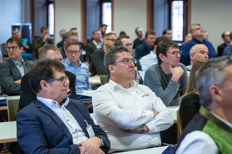 Impressionen der Förderprozessforen 2019: Beim Pumpen- und Schüttgut-Forum diskutieren Experten an zwei Tagen über Probleme bei Förderprozessen. Dabei steht der praxisorientierte Austausch und die gemeinsame Lösungsfindung im Vordergrund des Netzwerktreffens der Pumpen- und Schüttgut-Community. (Stefan Bausewein / PROCESS)