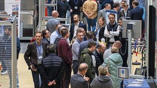 Die Live-Demonstrationen wurden im Versuchsfeld des Fraunhofer-IWU gezeigt. (Bild: Fraunhofer-IWU)