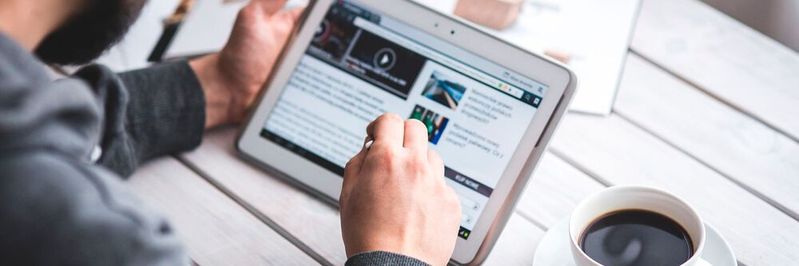 Relevante Inhalte für Kunden und Geschäftspartner sind der Schlüssel zum Erfolg eines Corporate Blogs in der B2B Kommunikation. Relevante Inhalte für Kunden und Geschäftspartner sind der Schlüssel zum Erfolg eines Corporate Blogs in der B2B Kommunikation.