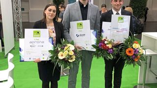 Die Vertreter der Preisträger des Labvolution Awards 2019 (v.l).: 3. Platz:Anja Reutter, Bioregio Stern, Projektleiterin im Verbundprojekt Aprona; 1. Platz: Roman Jensen (Forschungszentrum Jülich); 2. Platz: Sebastian Daut, Maqsima GmbH und Berater beim Interlabor Belp (Deutsche Messe)