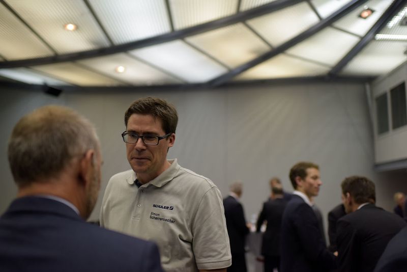 Simon Scherrenbacher von Schuler im Geschpräch mit Hans-Jürgen Kuntze (Publisher Vogel Business Media). (Mario Wezel)