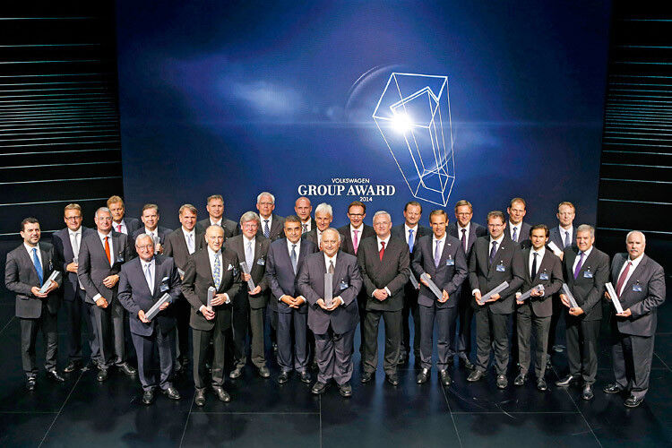 Insgesamt 18 Unternehmen erhielten in diesem Jahr die Auszeichnung: Air Temp de Mexico, Mexiko; Boryszew Group, Polen; CQLT SaarGummi (Chongquing Light Industry & Textile Holding Group), Luxemburg; Demmel AG, Deutschland; ECS Engineered Control Systems Deutschland GmbH, Deutschland; Fuchs Europe Schmierstoffe GmbH, Deutschland; HBPO GmbH, Deutschland; Isringhausen GmbH & Co. KG (AUNDE-Gruppe), Deutschland; Kromberg & Schubert GmbH & Co. KG – Kabel Automobiltechnik, Deutschland; Magna Powertrain, USA; Nemak Europe GmbH, Deutschland; Otto Fuchs KG, Deutschland; Robert Bosch GmbH, Deutschland; Takata AG, Japan; TMS Turnkey Manufacturing Solutions GmbH, Österreich; Tupy S.A., Brasilien; USK Karl Utz Sondermaschinenbau GmbH, Deutschland und Walter Klein GmbH & Co. KG, Deutschland. (Foto: Volkswagen)