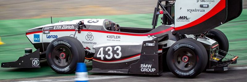 Automes Fahren bei der Formula Student Germany 2017(Bild:  FSG/Elena Schulz)