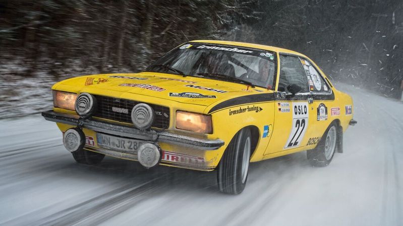 Mit dem 1972 präsentierten Opel Commodere B gelang Walter Röhrl der Einstieg als Rallyeprofi. (Bild:  Irmscher)