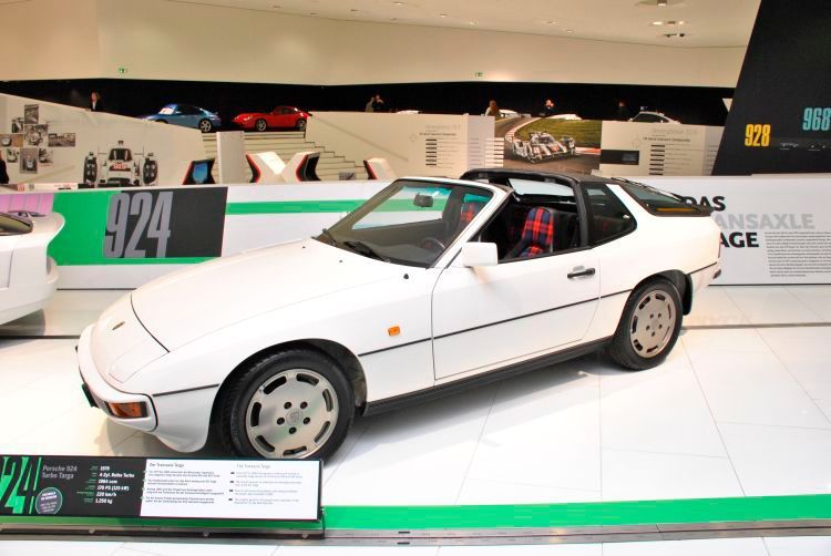 1977 entwickelte man einen Targa-Prototyp des 924. Der ging zwar nicht in Serie, dafür aber konnten Käufer immerhin ein kleineres und herausnehmbares Targadach ordern. (Foto: Dominsky)