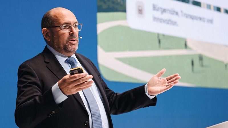 In seiner Keynote ging Fabasoft-Vorstandsmitglied Matthias Wodniok auf das Thema Wahlfreiheit der öffentlichen Hand ein.(Bild: ©  Fabasoft)