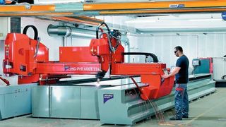 Flexibel für Rohre, Profile und Blech: die Plasmaschneidanlage von Micro­step beim Hersteller für Schallschutzeinrichtungen sta in Hamm. (Microstep Europa GmbH)