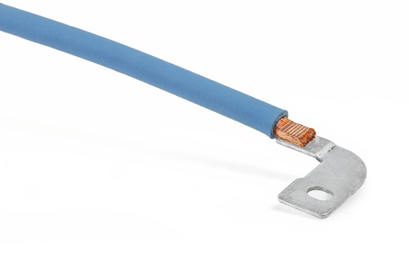 Die TT4 verschweißt Kupfer- und Aluminiumleitungen von 1 bis 35 mm² (Cu) beziehungsweise 1.5 bis 50 mm² (Al) mittels Ultraschall. (Bild: Telsonic)