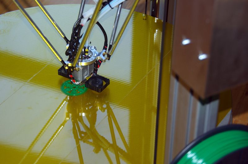 3D-Drucker der Picco´s 3D World GmbH (Deggendorf) bei der Arbeit. (Bild: Hochschule Landshut)