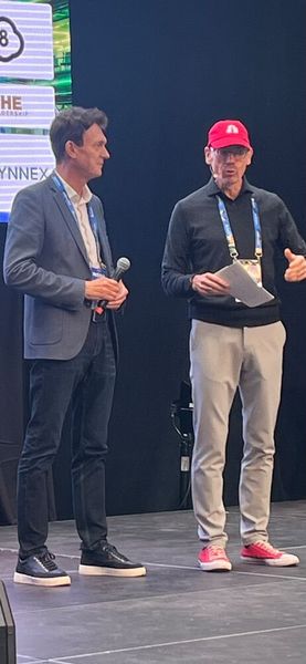 (v.l.) Der Oberbürgermeister von Lingen, Dieter Krone, und Christoph Twiehaus, Vorstand IAMCP. (Bild: Vogel IT-Medien)