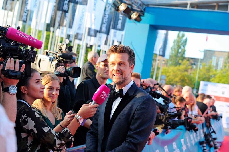 Unterstützt bei der Moderation wurde sie von Wayne Carpendale. (Messe Berlin)