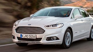 Ford hat in den USA seit dem Jahr 2009 den Fusion Hybrid im Programm. Seit Februar offerieren die Amerikaner nun auch in Europa den neuen Mondeo mit Hybridantrieb. (Foto: Ford)