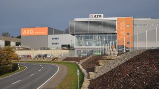 Bei der Konzeption des neuen Montagezentrums stand der Wunsch im Mittelpunkt, Energiekosten zu reduzieren und den Kohlendioxidausstoß zu senken.  (Bild: AZO)