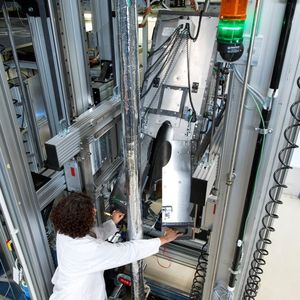 Mit dem Röntgentomographen Rofex am HZDR lassen sich kleinste Gasblasen selbst in schnell strömenden Flüssigkeiten verfolgen.